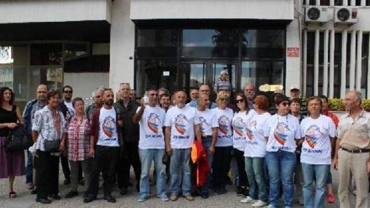 İzmir Büyükşehir Belediyesi önünde arıtma tesisi tepkisi