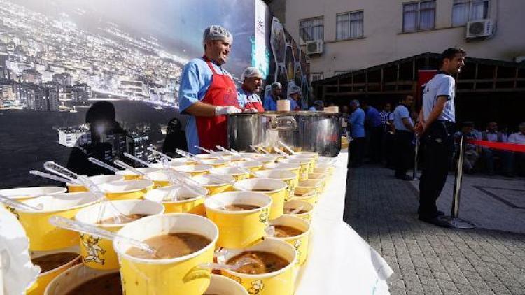 Adıyamanda 5 bin kişiye aşure dağıtıldı