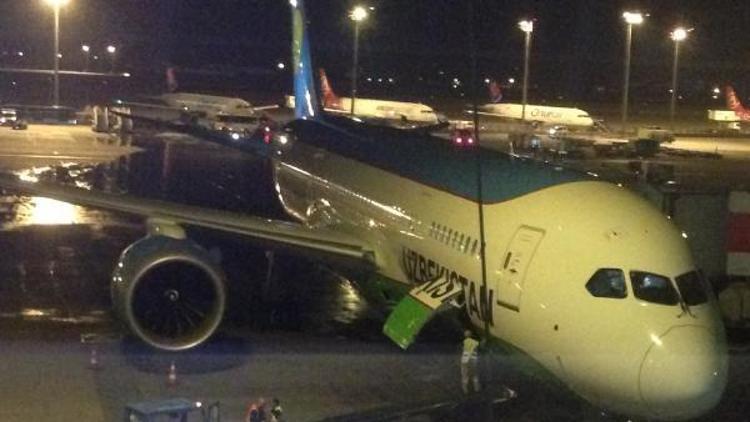 Özbek yolcular Boeing 787 Dreamlinerla İstanbula geldi