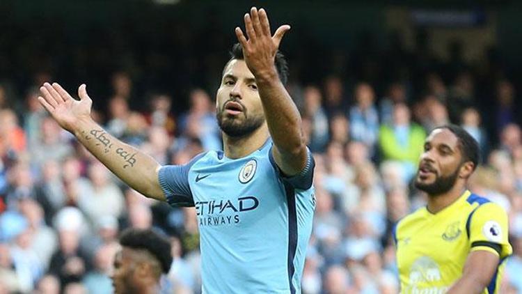 Manchester Cityyi Aguero yaktı