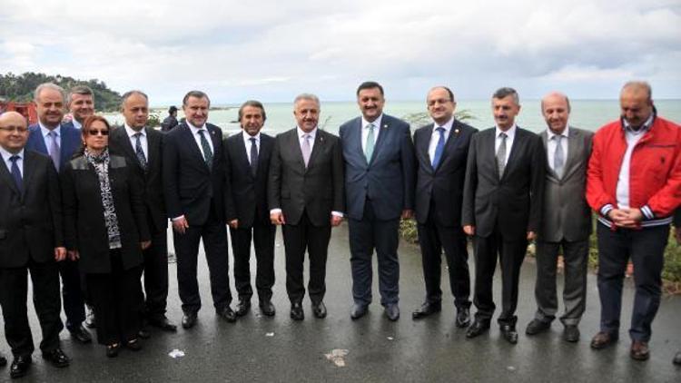 Bakan Arslan, Rizede deniz dolgusuna inşa edilecek havalimanının 4 yılda tamamlanacağını açıkladı