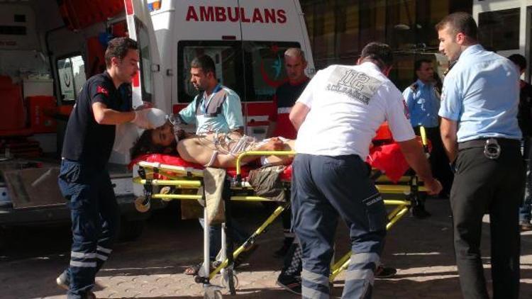 Yaralı 9 ÖSO askeri Kilise getirildi, 2si öldü