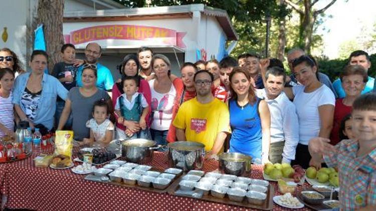 Çölyak hastaları için glütensiz aşure yaptılar