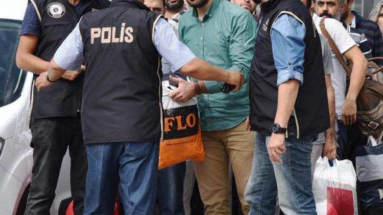 Antalyada FETÖden gözaltına alınan polisler adliyede