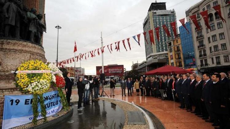 Taksimde Muhtarlar Günü töreni