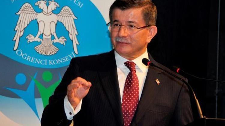 Davutoğlu: Makamlar geçici, hocalık baki