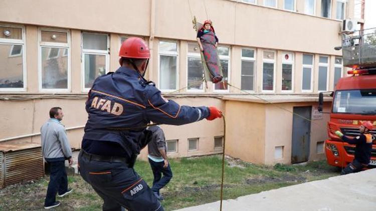 Hastanedeki yangın tatbikatı gerçeği aratmadı