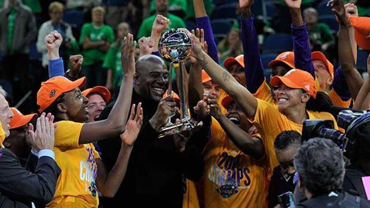 WNBAde şampiyon Los Angeles Sparks