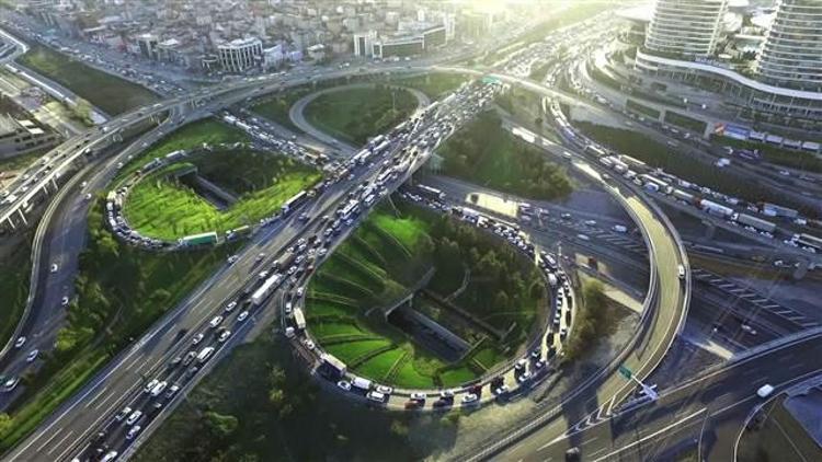 Mahmutbey kavşağında trafik yoğunluğu