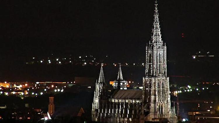 Almanyada çağrı: Kilise duvarına işemeyin