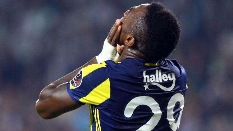 Emenike fotoğrafları neden sildiğini açıkladı