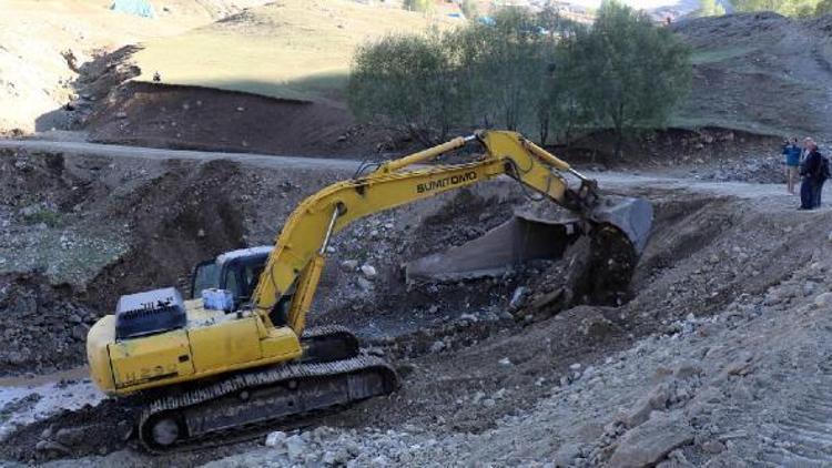 Büyükşehir kırsaldaki yolları kışa hazırlıyor