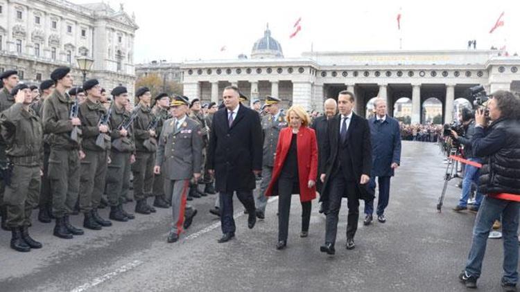 ‘Vatanseverlik yan yana durabilmektir’