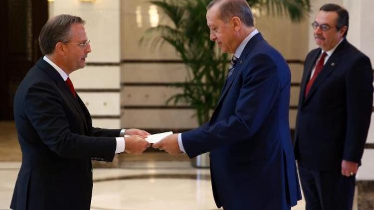 Cumhurbaşkanı Erdoğana Danimarka Büyükelçisinden güven mektubu