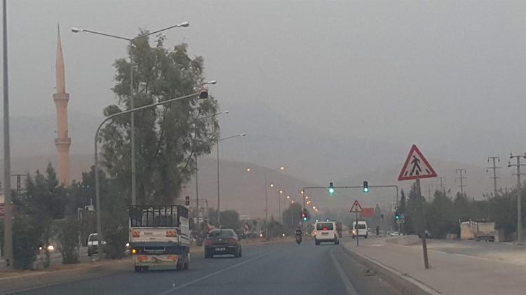 Asit yağmurundan korkulan Mardin’de toz fırtınası