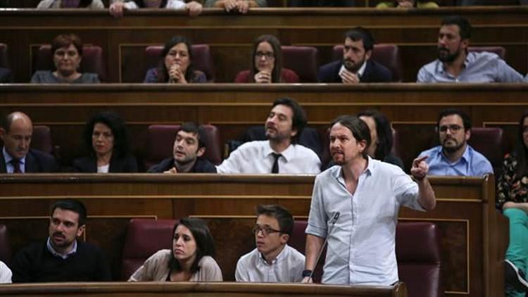 İspanyada siyasetin kaderi sosyalistlerin çekimserliğinde