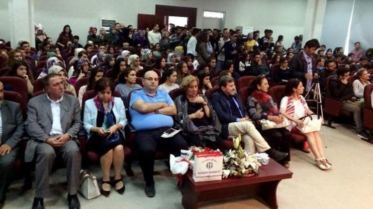 Gaziantepte Cumhuriyet ve Sanat konferansı