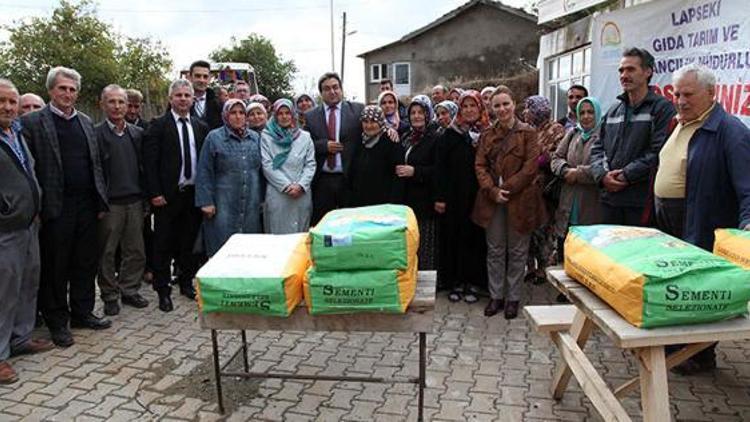 Dumanlıda süt otu tohumu dağıtımı