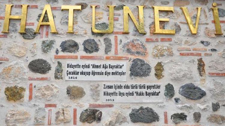 Tarihi yapıya kazınan tescilli koleksiyonerin ismi FETÖ yüzünden silindi