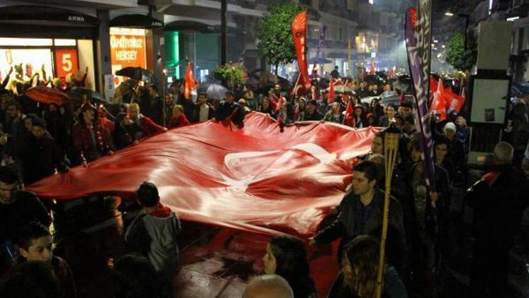 CHP Samsun teşkilatı fener alayı düzenledi