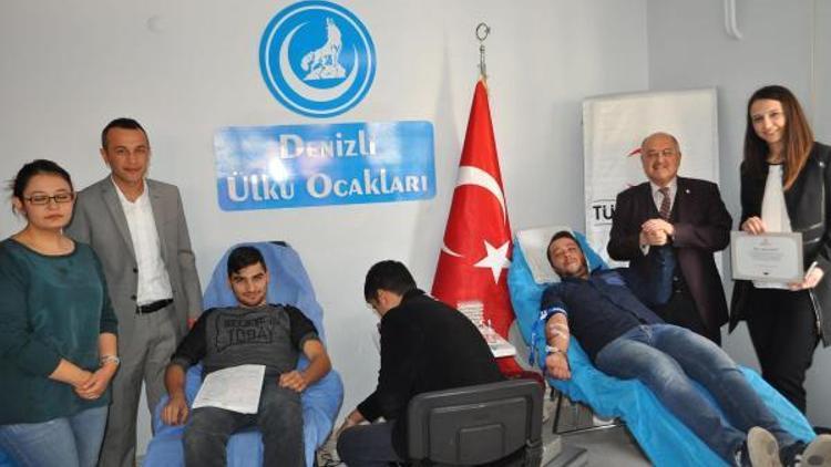 Ülkücüler Cumhuriyet Bayramında kan bağışladı