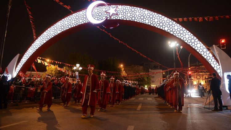 29 Ekim akşamını Cumhuriyet aydınlattı