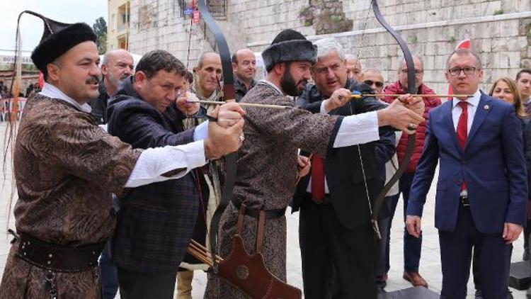 Oklar menzile ‘Cumhuriyet’ için ulaştı