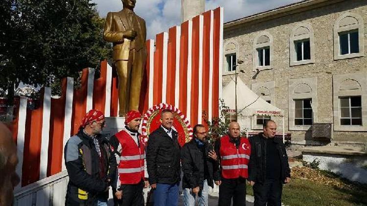 Motosiklet tutkunları Kaynarcada buluştu