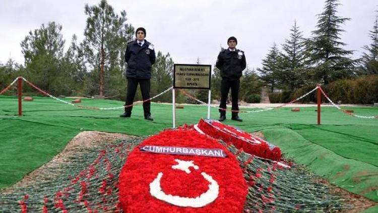 Demirel, doğum gününde memleketinde anılıyor