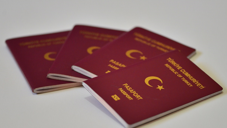 Pasaport sahipleri dikkat Bugünden itibaren yeni dönem başlıyor, eski pasaportlara ne olacak