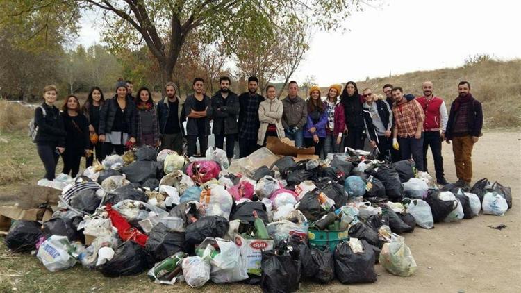 İspanyol öğretim görevlisi plastiğe savaş açtı