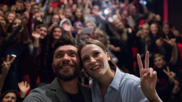 İkimizin Yerine hafta sonu da en çok izlenen film oldu