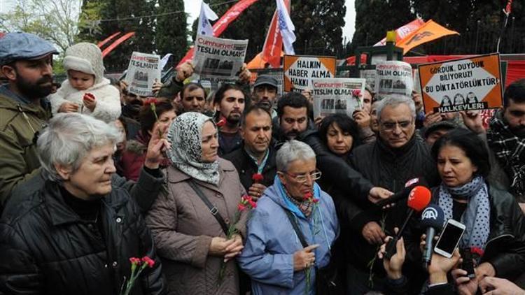 Cumartesi Annelerinden Cumhuriyete destek