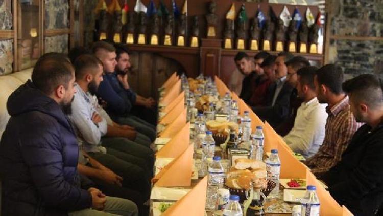 Seydişehir Belediye Başkanı, askere gidecek gençlerle buluştu