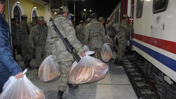 Çankırı’dan sınıra askeri personel sevkiyatı devam ediyor