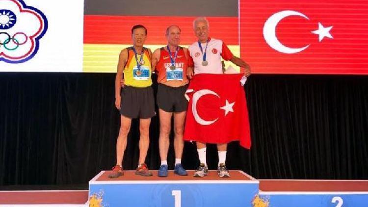 Dünya Masterler Atletizm Şampiyonasında Murat Kaçardan gümüş madalya