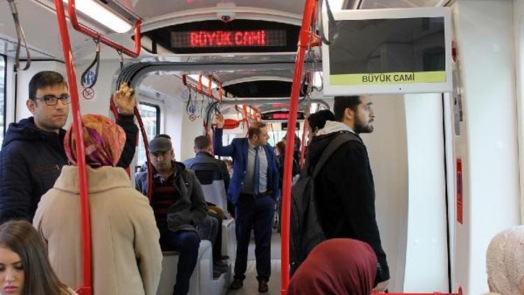 Yerli tramvay, hizmet vermeye başladı