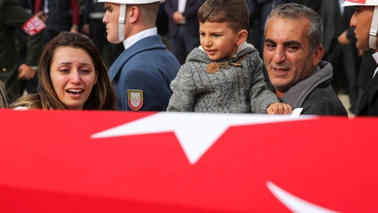 Şehit Yüzbaşı Alper Kocaman son yolculuğuna uğurlandı