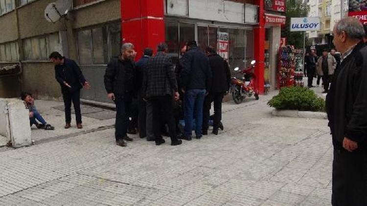 HDPnin basın açıklamasında aranan bir kişi gözaltına alındı