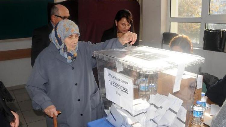 Yalova’da soydaşlar sandık başına gitti