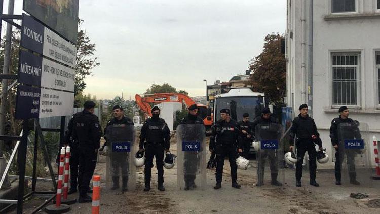 Roma Bostanı’ndan kepçeyi çıkardılar