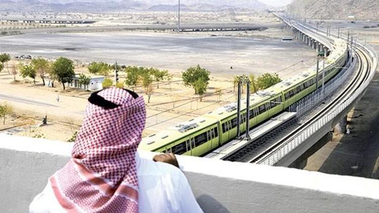 Suudi Arabistanda 266,6 milyar dolarlık projeler durduruldu