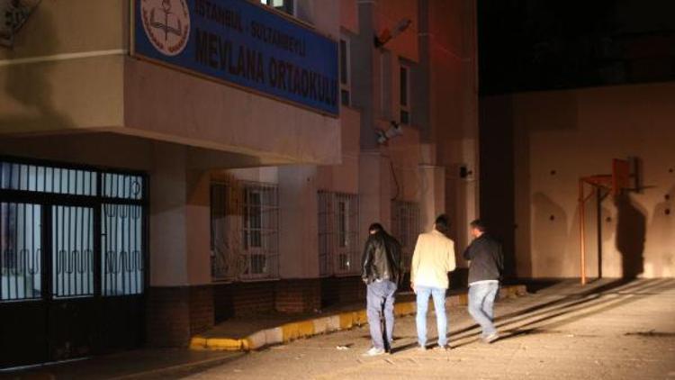 Sultanbeylinde okula molotoflu saldırı
