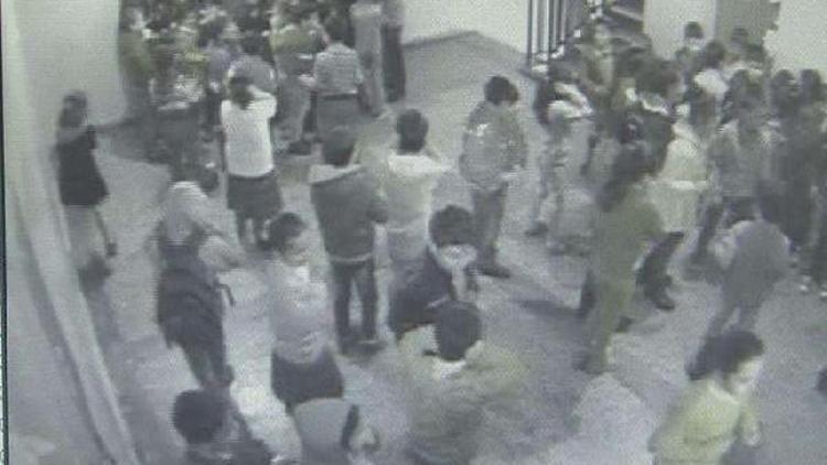 Diyarbakırdaki bombalı saldırıda okuldaki öğrencilerin korku dolu anları kamerada
