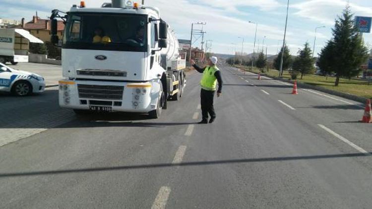 Tavşanlıda yoğun trafik kontrolü