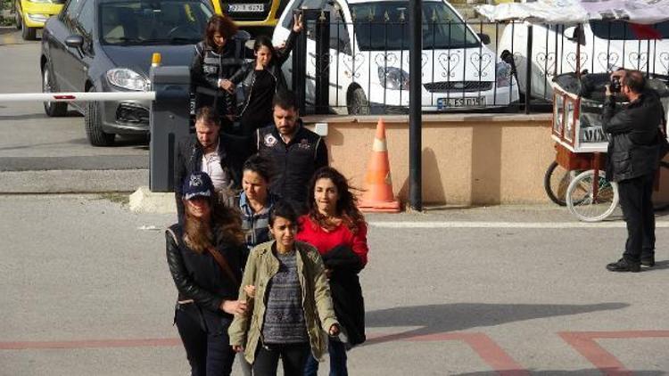 Edirnede PKK operasyonunda gözaltına alınan 7 üniversiteli adliye