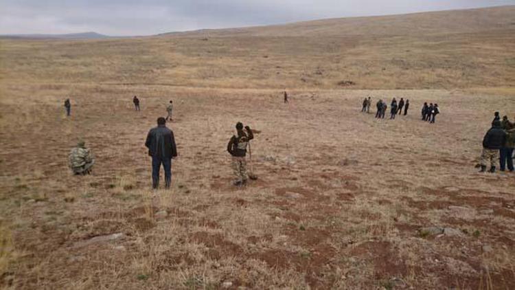 Terör örgütünün toprak altındaki cephanelikleri ele geçirildi