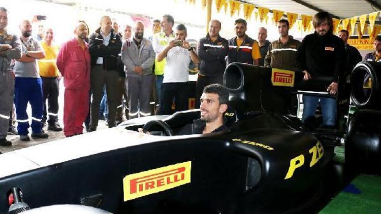 Kenan Sofuoğlu, F1 simülatöründe