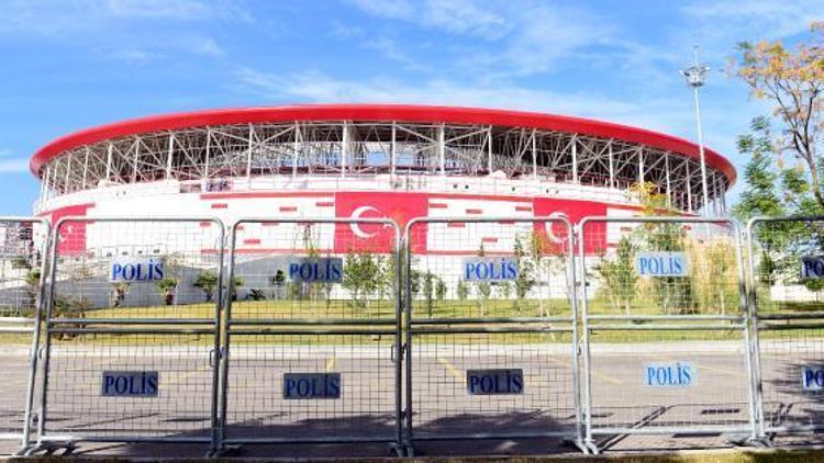 Antalya Stadyumunda milli maç için üst düzey güvenlik