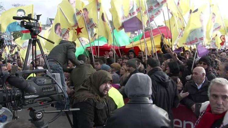 PKK yandaşları Almanyada ortalığı birbirine kattı